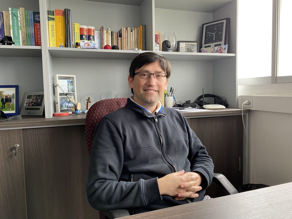 Despertar Digital: cómo la Fac. de Ciencias Químicas y Farmacéuticas comienza a integrar la Inteligencia Artificial a favor de la comunidad